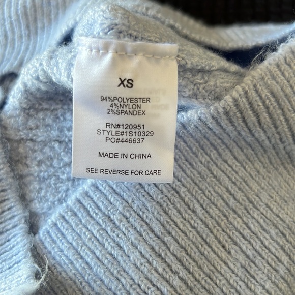 🌹Pink Rose baby blue pullover sweater vest. - Picture 3 of 5